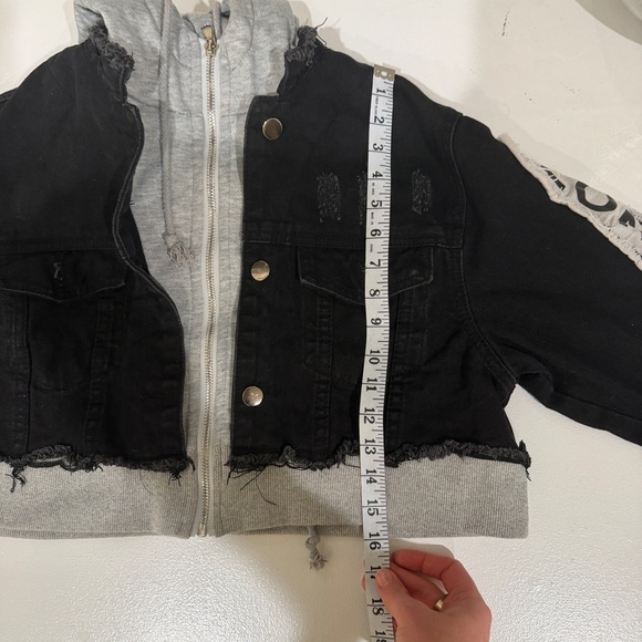 American Bazi Fashion Tour Cropped Denim Jacket with Gray Hoodie - Medium - Picture 11 of 13